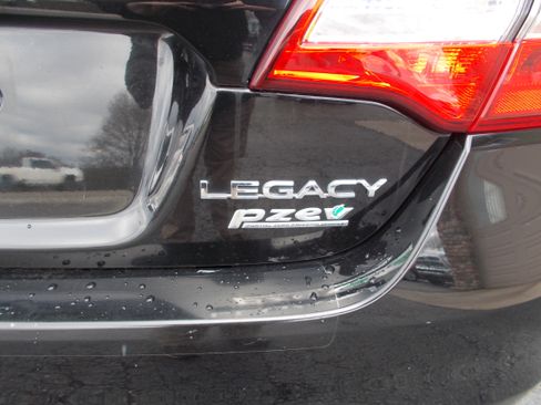 Used 2016 Subaru Legacy 2.5i Premium image 14