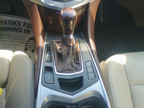 Used 2012 Cadillac SRX FWD Luxury image 20