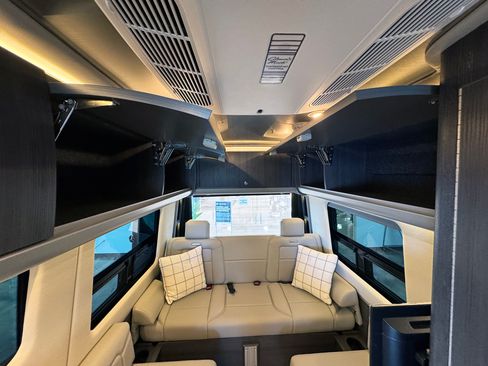 Used 2025 Mercedes-Benz Sprinter 3500 image 23