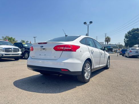 Used 2018 Ford Focus SE Sedan FWD image 8