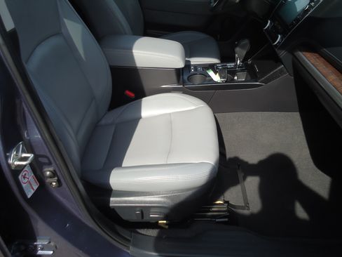 Used 2018 Subaru Outback 2.5i Limited AWD/4WD image 9