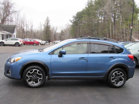 Used 2016 Subaru Crosstrek 2.0i Premium image 3