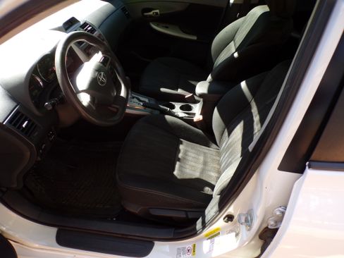 Used 2013 Toyota Corolla S Plus image 12