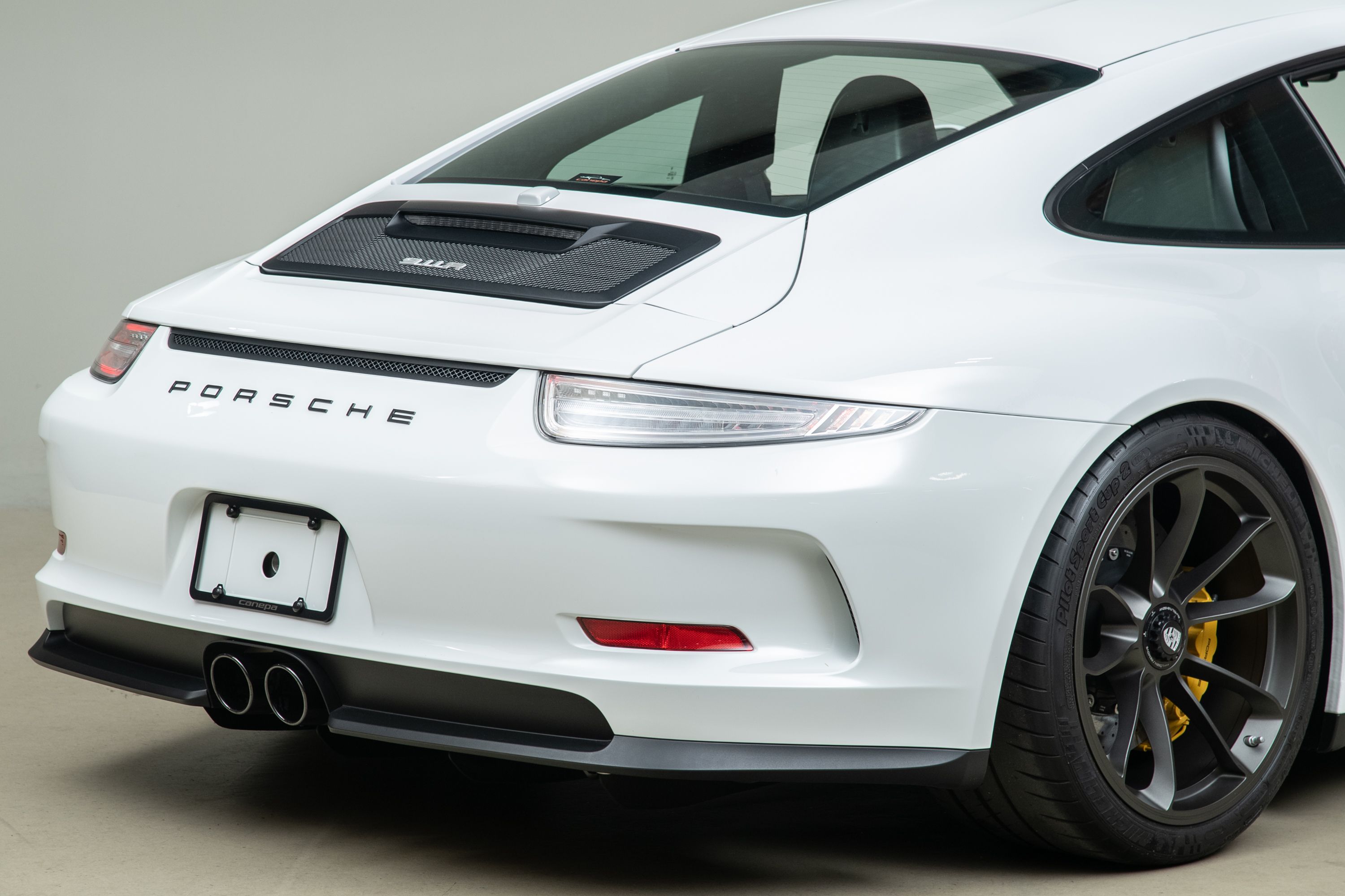 Used 2016 Porsche 911 R RWD image 75
