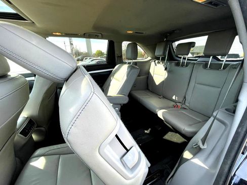 Used 2017 Toyota Highlander SE image 13