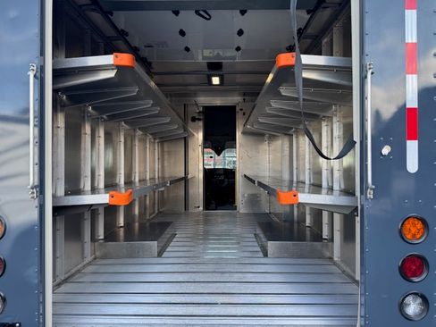 Used 2022 Ford Transit 350 image 4