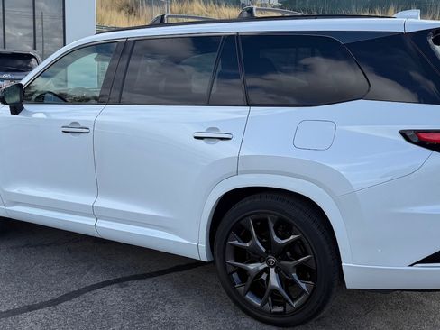 Used 2025 Lexus TX 500h image 5