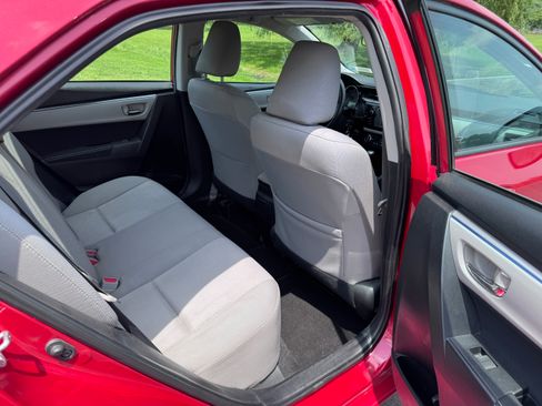 Used 2015 Toyota Corolla LE image 18