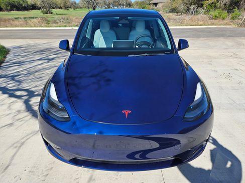 Used 2022 Tesla Model Y Performance image 23