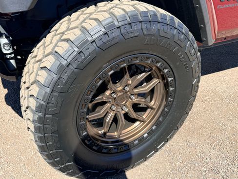 Used 2021 Jeep Gladiator Sport image 7