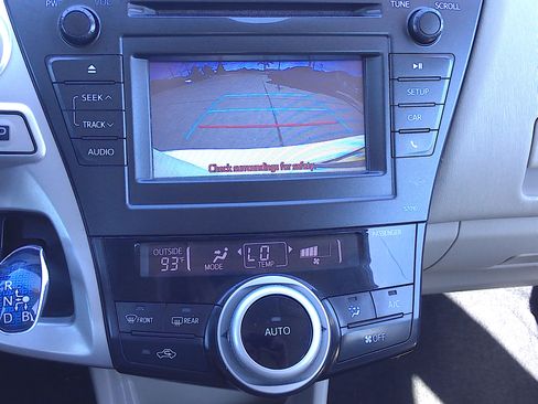 Used 2012 Toyota Prius V image 16