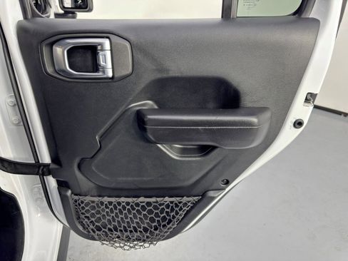 Used 2021 Jeep Wrangler Unlimited Willys image 40