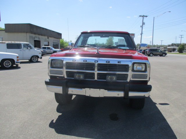 Used 1991 Dodge D/W Truck 150 AWD/4WD image 3