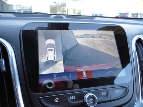 Used 2020 Chevrolet Equinox Premier image 13