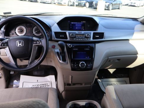Used 2016 Honda Odyssey EX image 17