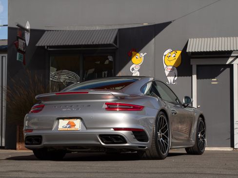 Used 2018 Porsche 911 Turbo S image 2