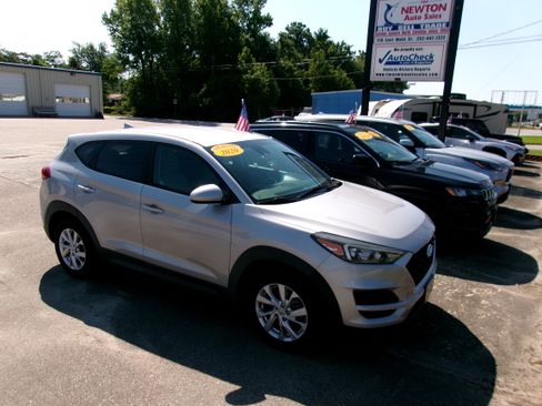 Used 2020 Hyundai Tucson FWD SE image 3