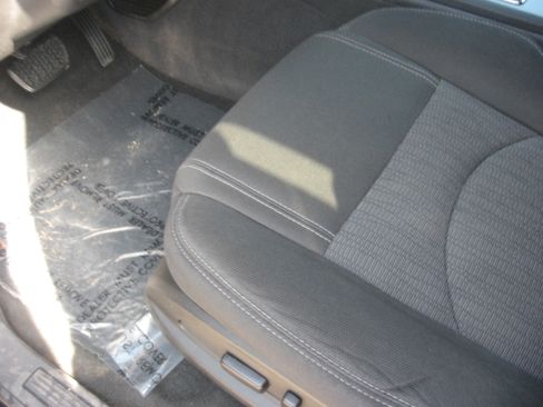 Used 2016 Chevrolet Traverse LT FWD image 9