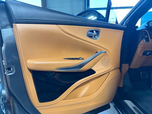 Used 2021 Aston Martin DBX AWD/4WD image 23
