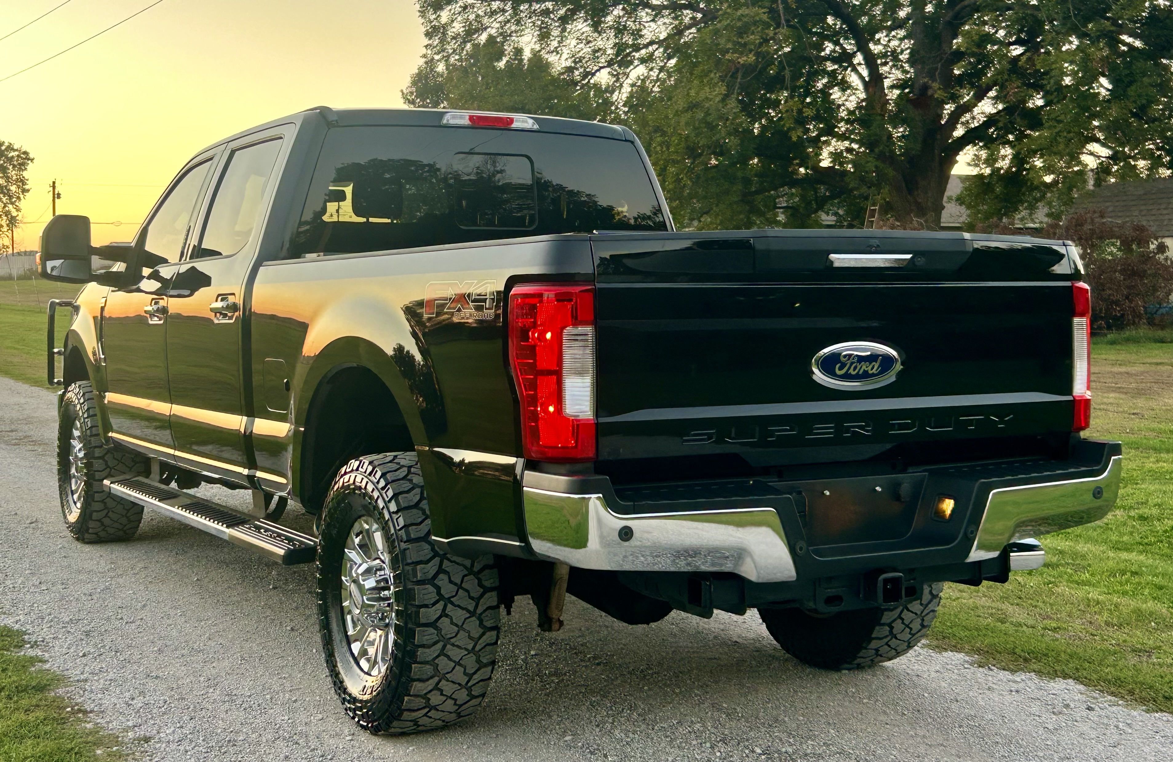 Used 2017 Ford F350 4x4 Crew Cab Super Duty image 5