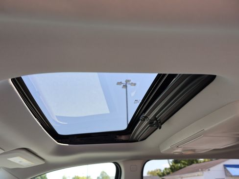 Used 2016 Chevrolet Traverse LTZ image 17