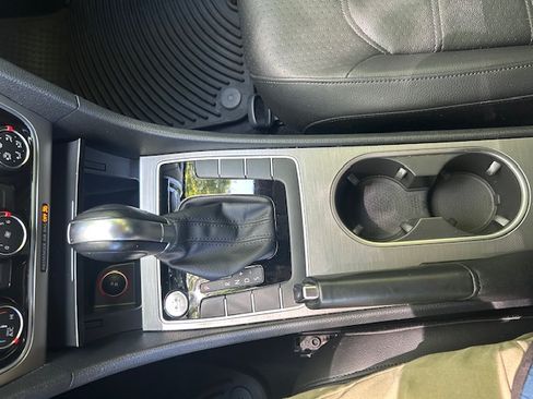 Used 2014 Volkswagen Passat image 18