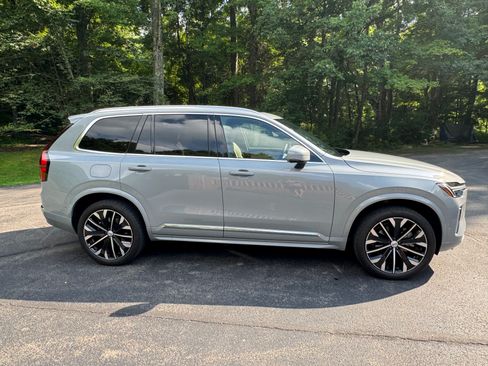 Used 2025 Volvo XC90 AWD B6 Plus image 6
