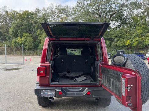 Used 2022 Jeep Wrangler Unlimited Sahara image 43