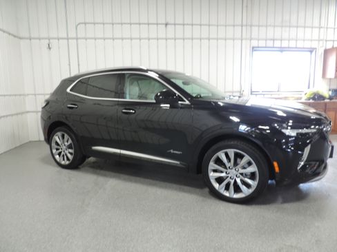 Used 2023 Buick Envision Avenir image 11