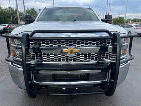Used 2019 Chevrolet Silverado 2500 W/T image 2