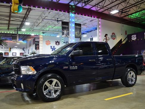 Used 2017 RAM 1500 ST image 3