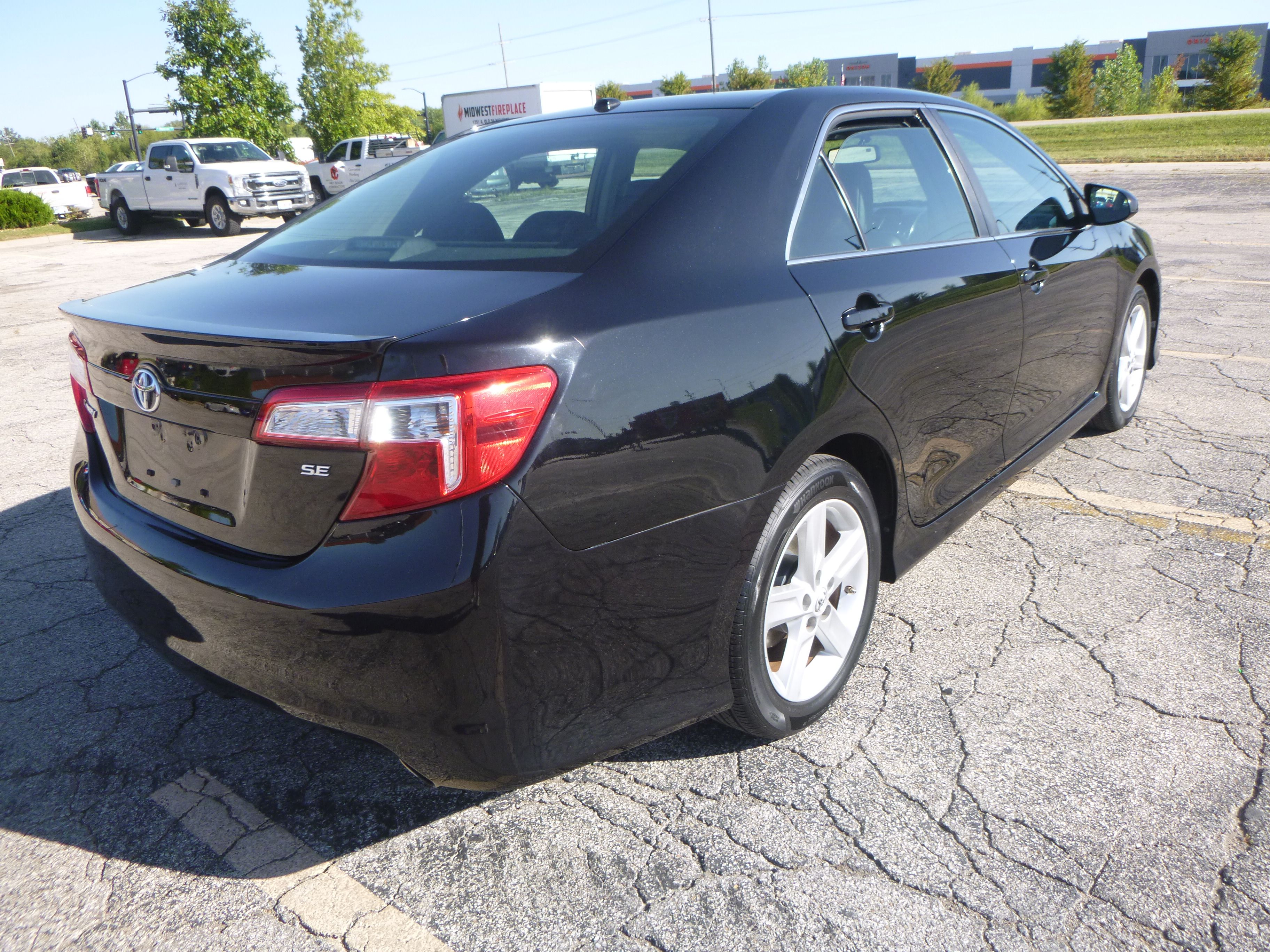 Used 2014 Toyota Camry SE Sport FWD image 6