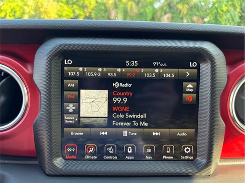 Used 2023 Jeep Wrangler Unlimited Rubicon image 25