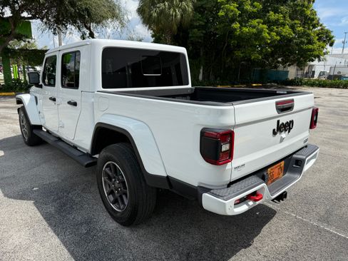 Used 2021 Jeep Gladiator Overland AWD/4WD image 14