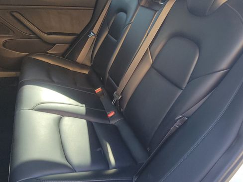 Used 2019 Tesla Model 3 image 11