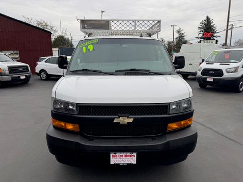 Used 2019 Chevrolet Express 3500 image 26