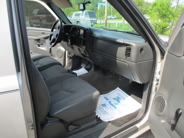 Used 2005 Chevrolet Silverado 1500 2WD Regular Cab image 19