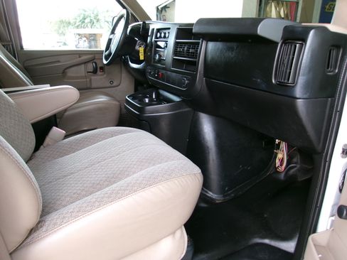 Used 2012 Chevrolet Express 2500 UNAVAIL RWD image 6
