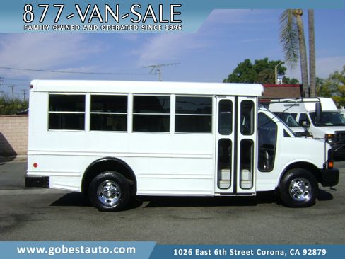 Used 2008 Chevrolet Express 3500 image 1