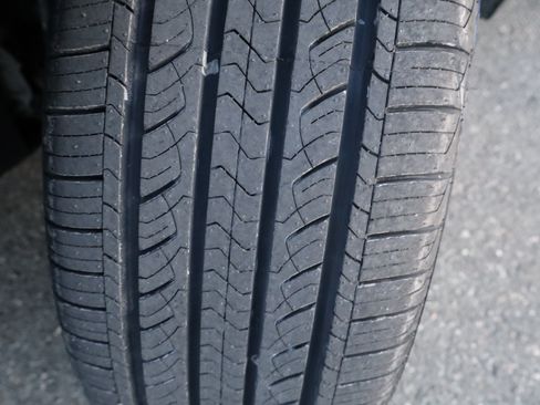 Used 2022 Volkswagen Taos SEL image 36