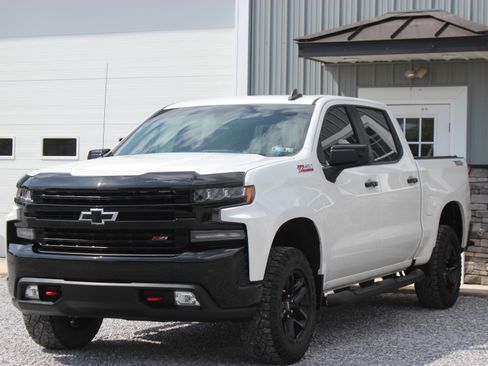 Used 2020 Chevrolet Silverado 1500 LT Trail Boss image 3