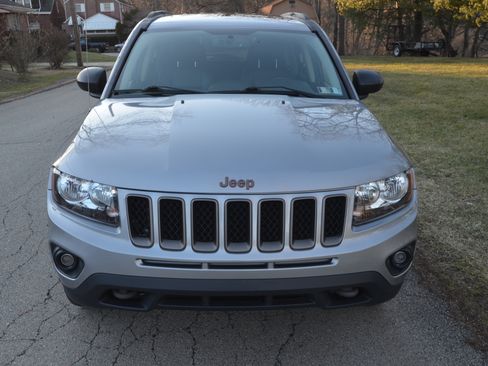 Used 2016 Jeep Compass 75th Anniversary image 7