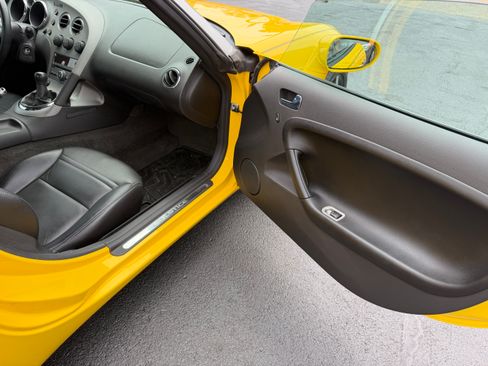 Used 2007 Pontiac Solstice GXP Convertible RWD image 11