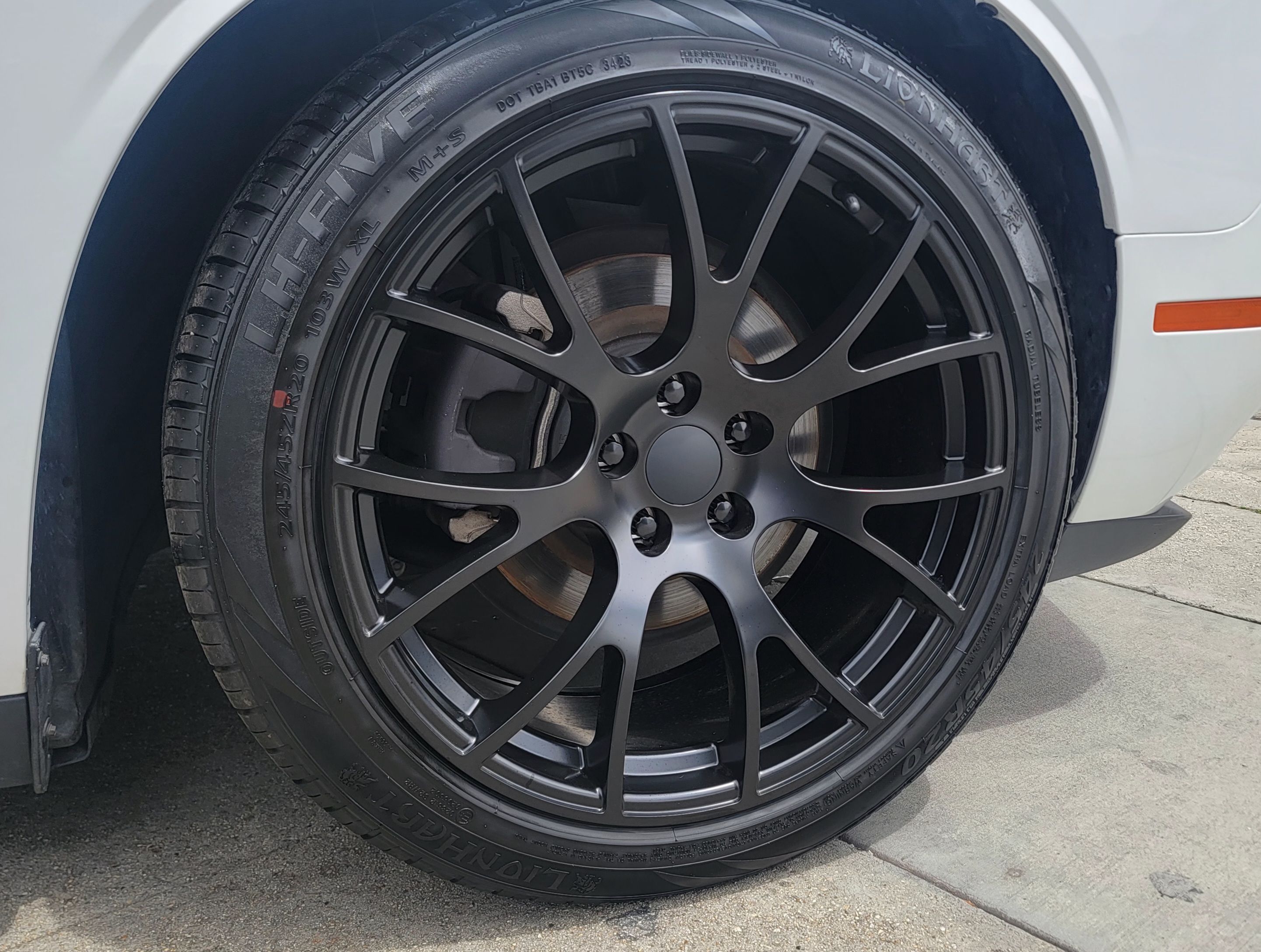 Used 2019 Dodge Challenger SXT RWD image 7