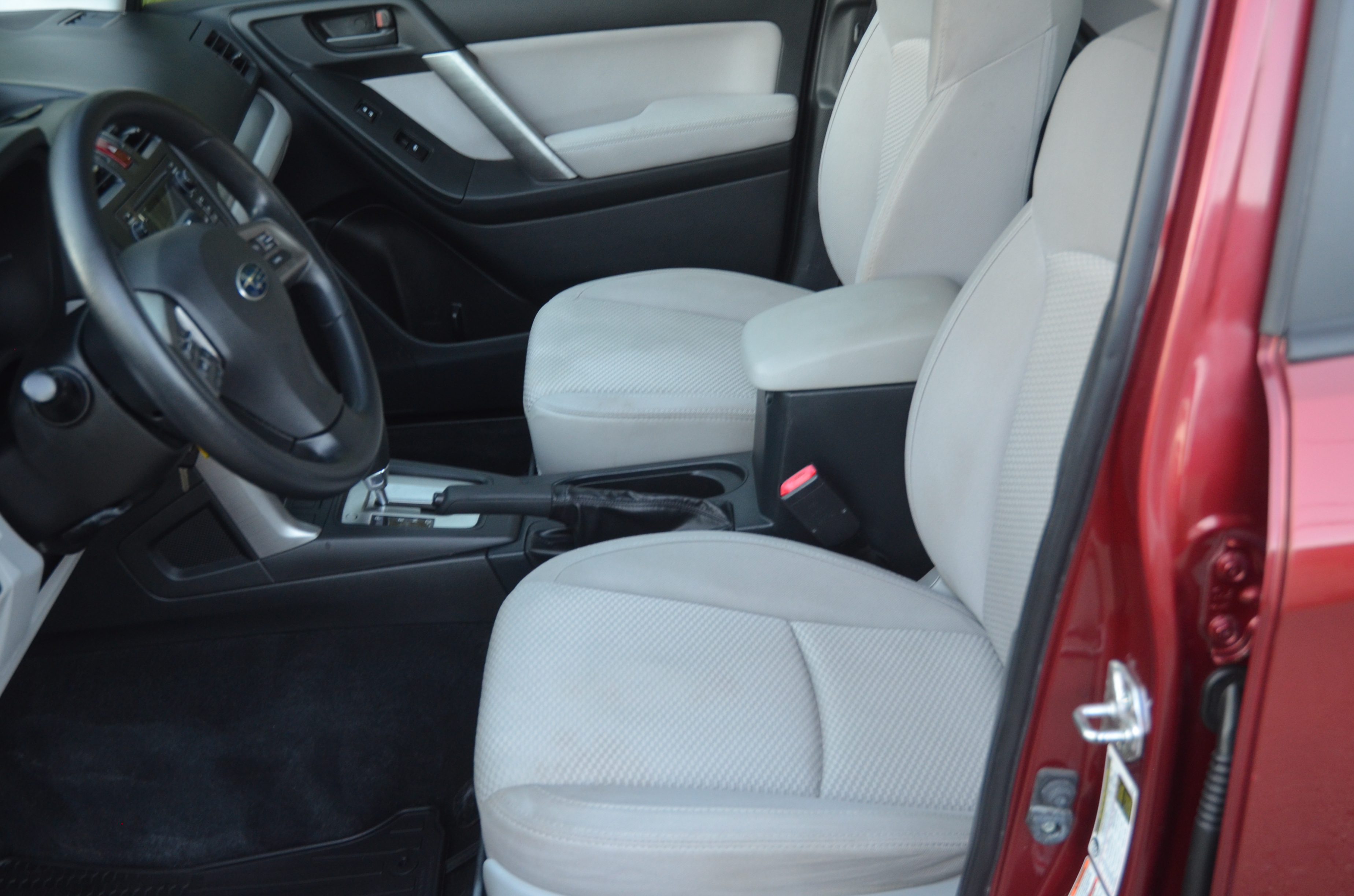 Used 2014 Subaru Forester 2.5i AWD/4WD image 8