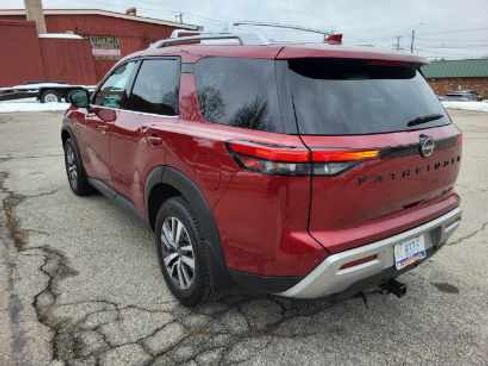 Used 2024 Nissan Pathfinder SL image 8