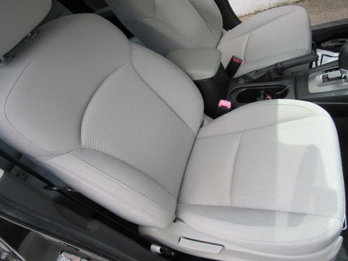 Used 2014 Subaru Forester 2.5i Premium AWD/4WD image 16