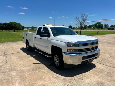 Used 2016 Chevrolet Silverado 2500 2WD Double Cab image 3