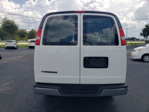 Used 2025 Chevrolet Express 2500 UNAVAIL RWD image 4