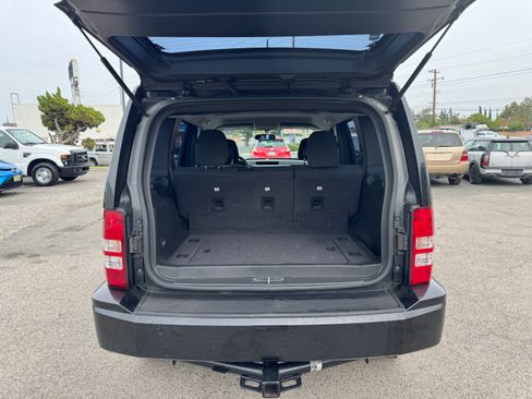 Used 2012 Jeep Liberty Sport image 24